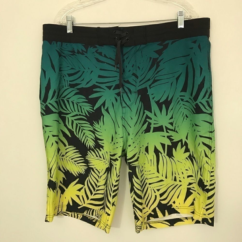 Old Navy California Size 38 Board Shorts! - Picture 10 of 13